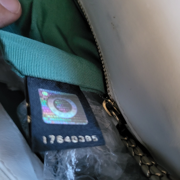 Bvlgari Serpenti Forever Shoulder Bag in White Double Chain...Authentic !! - Picture 14 of 16